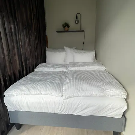 Modern Only 5 Minutes From Centre *