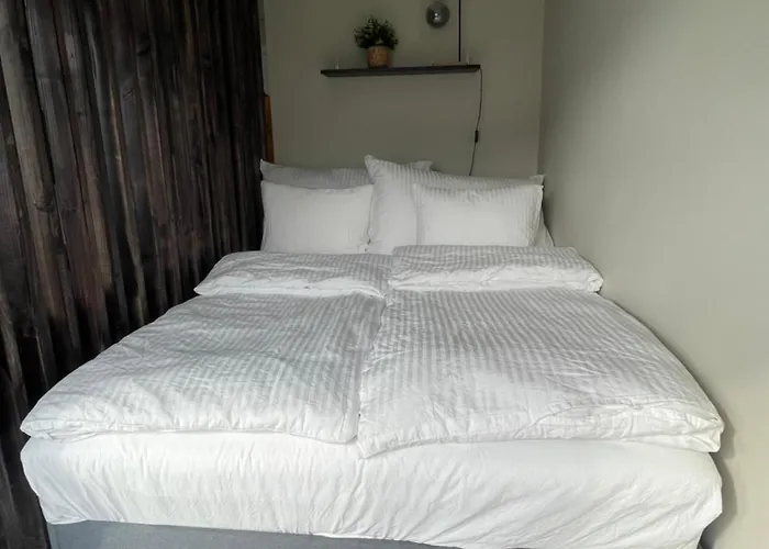 Modern Only 5 Minutes From Centre *